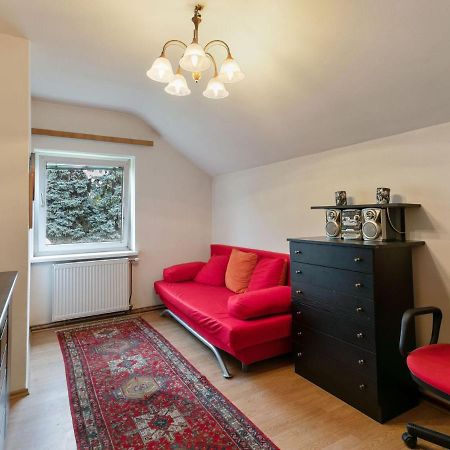 Lively Holiday Home In Wien With Private Garden Екстериор снимка