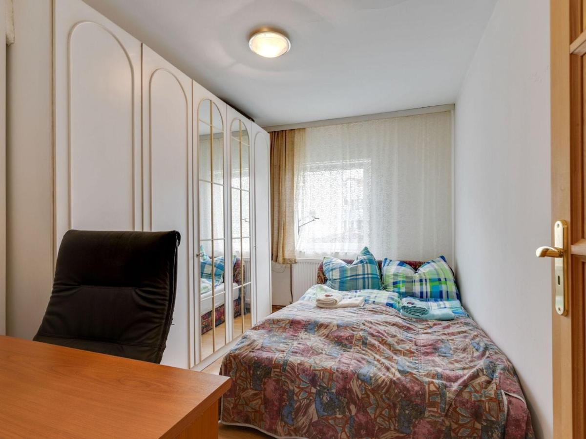 Lively Holiday Home In Wien With Private Garden Екстериор снимка