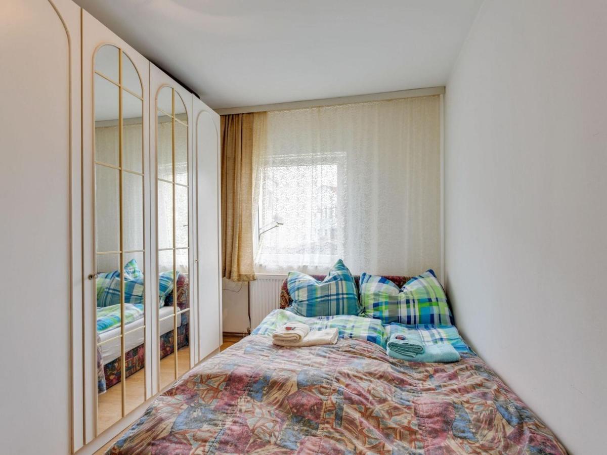 Lively Holiday Home In Wien With Private Garden Екстериор снимка